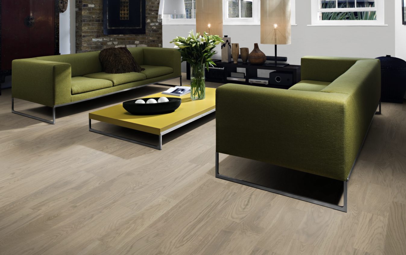 Паркетная доска Kahrs Люмен Дуб Туман Dim 152N7BEKD4KW240 Lively 2423×200×15 фото в интерьере